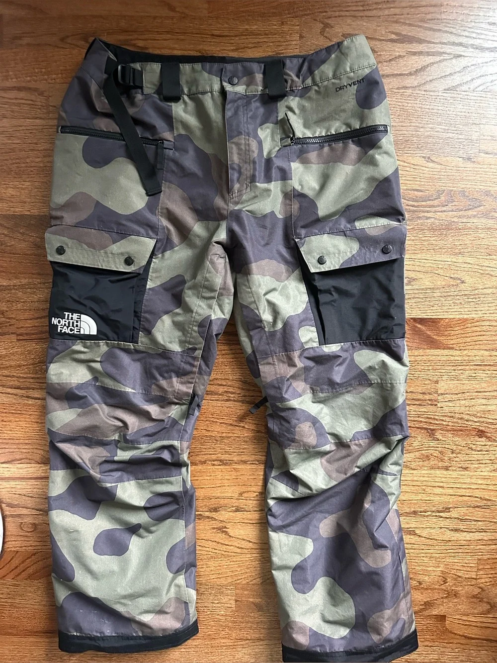 The North Face HyVent DT Waterproof Ski Snow Hike Pants Mens Size XL Camo Black